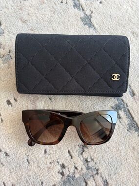 CHANEL Tortoiseshell Cat-Eye Sunglasses with black quilted sunglass case